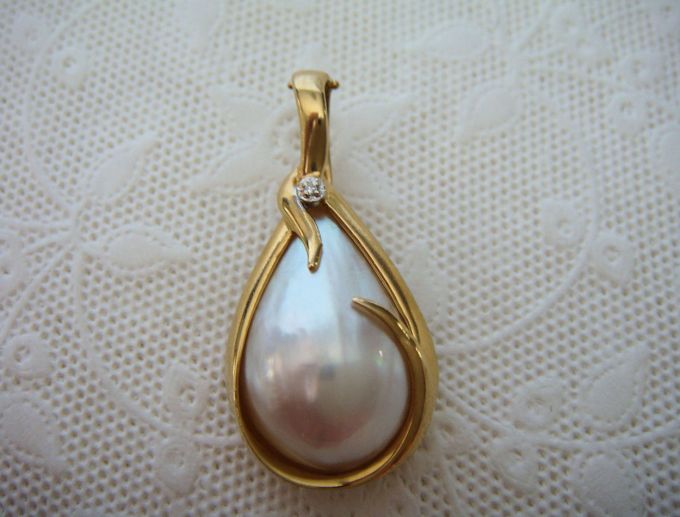 14K Yellow Gold Mabe Pearl Pendant (1089)*Reg.750